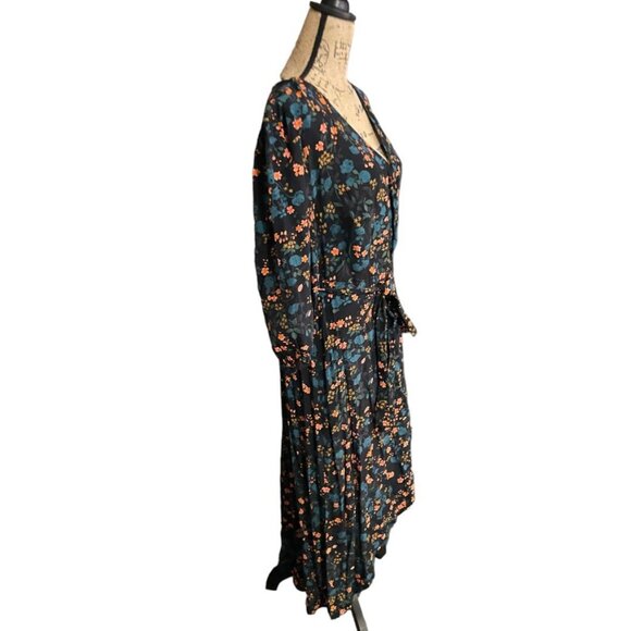 Ava & Viv Midi Floral Dress - Picture 4 of 7